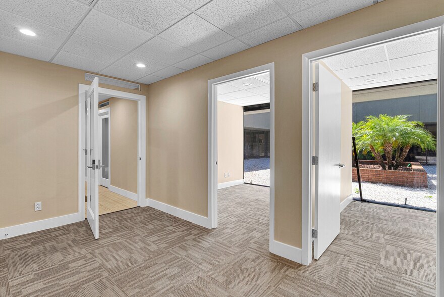 More Photos Of 5666 Seminole Blvd, Seminole Office For Sale