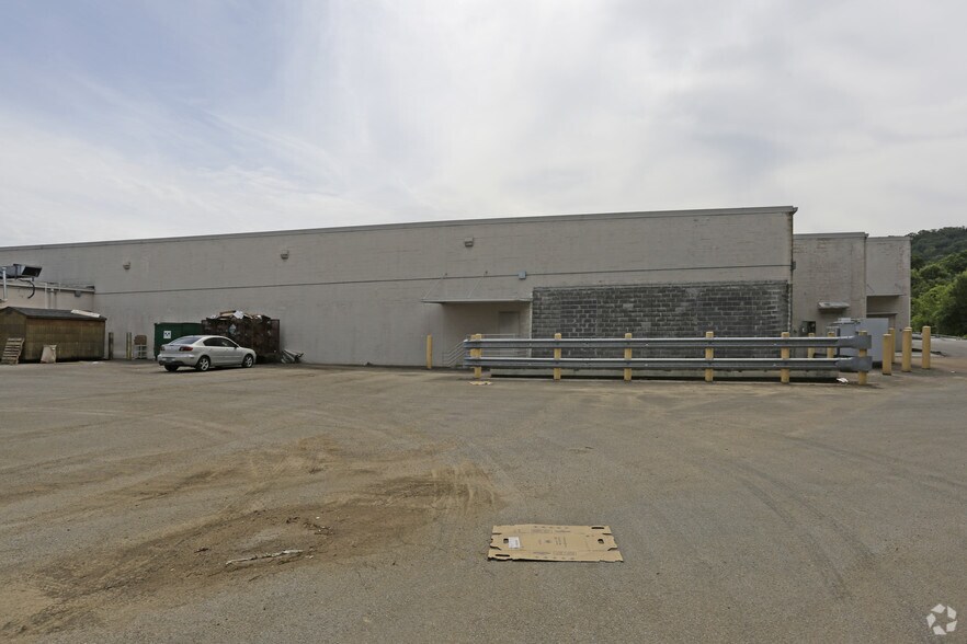 More Photos Of 9408 Apison Pike, Ooltewah Storefront For Lease