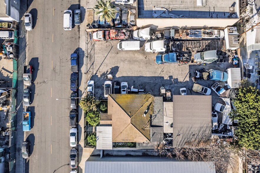 More Photos Of 2035 W 15th St, Long Beach Office For Sale