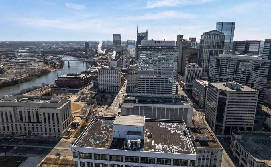 More Photos Of 300 James Robertson Pky, Nashville Office Residential For Lease