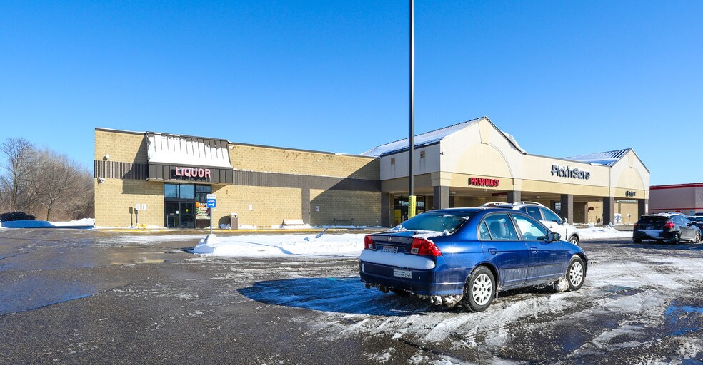 Primary Photo Of 2502 Shopko Dr, Madison Supermarket For Lease