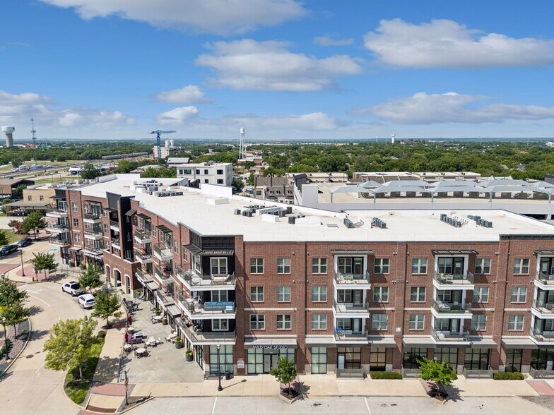 More Photos Of 400 S Oak St, Roanoke Apartments For Lease