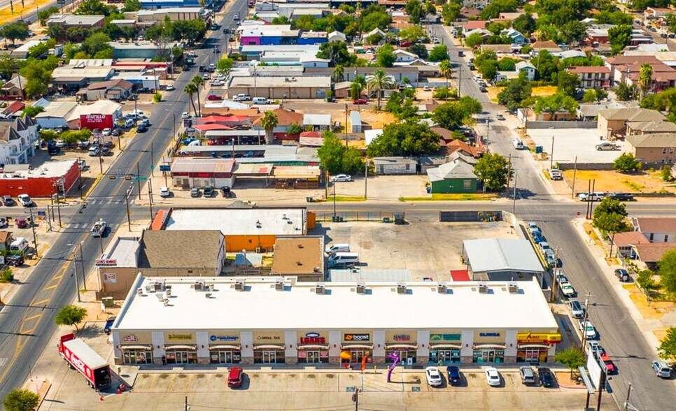 More Photos Of 1920 San Bernardo Ave, Laredo General Retail For Sale