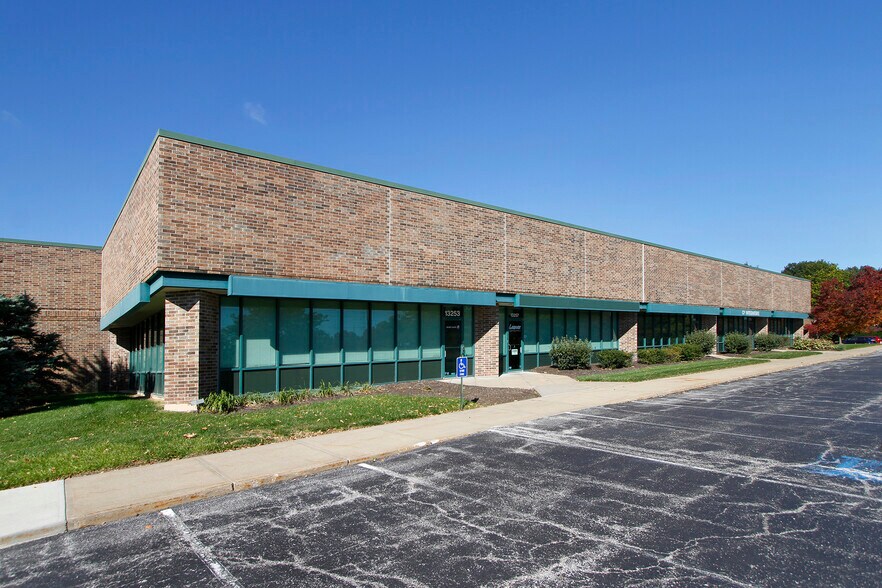 Primary Photo Of 13253-13269 W 98th St, Lenexa Light Manufacturing For Lease