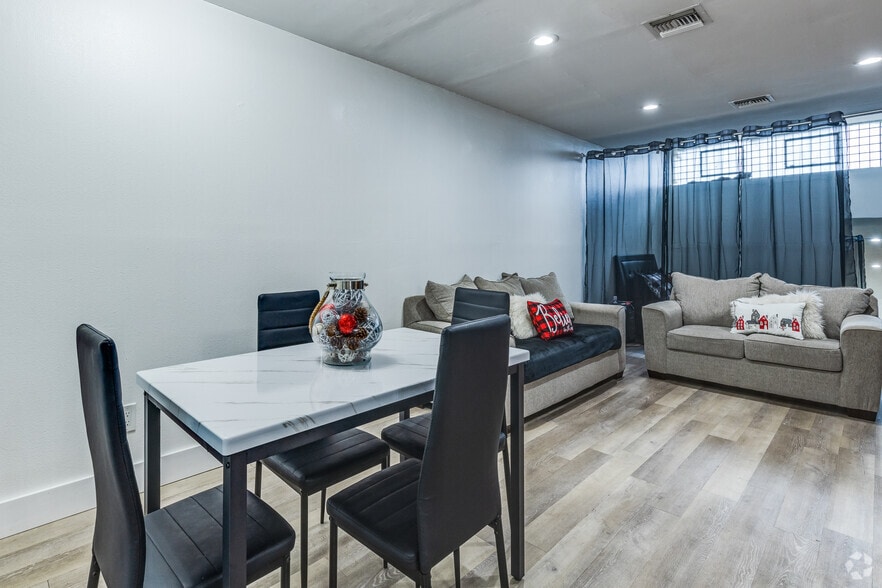 More Photos Of 244 E Graves Ave, Orange City Apartments For Lease