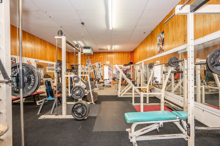 More Photos Of 6017-6019 Vine St, Cincinnati General Retail For Sale