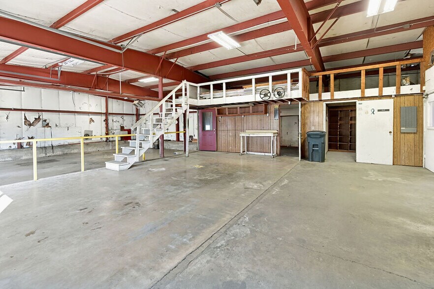 More Photos Of 1416 Linda Dr, Daingerfield Auto Repair For Sale
