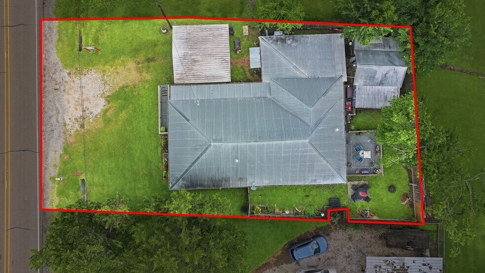More Photos Of 9282 State Highway 75 S, New Waverly Freestanding For Sale