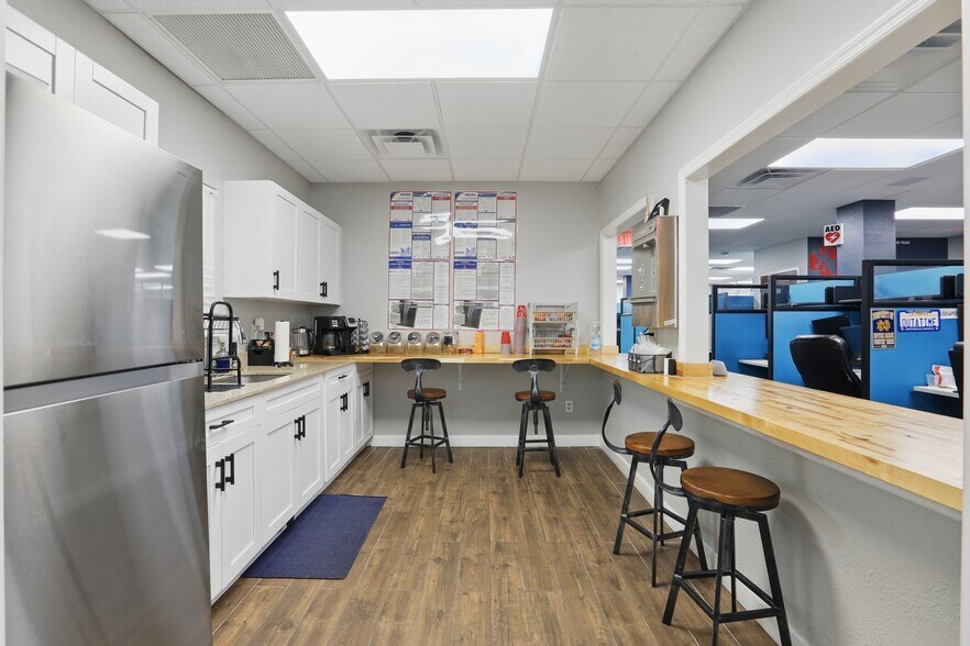 More Photos Of 5639 Hansel Ave, Orlando Medical For Lease