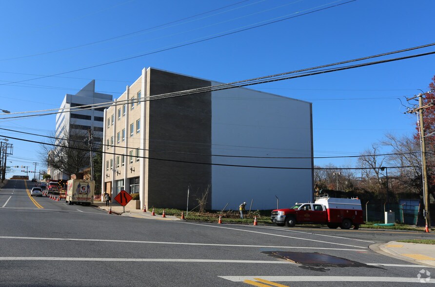 More Photos Of 2401 Blueridge Ave, Wheaton Office For Sale