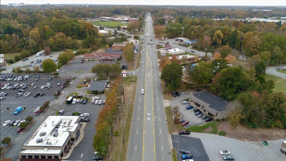 More Photos Of 1125 Eastchester Dr, High Point Freestanding For Sale