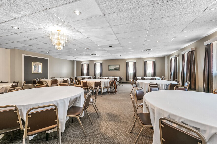 More Photos Of 9494 Riverton Rd, Bangor Restaurant For Sale