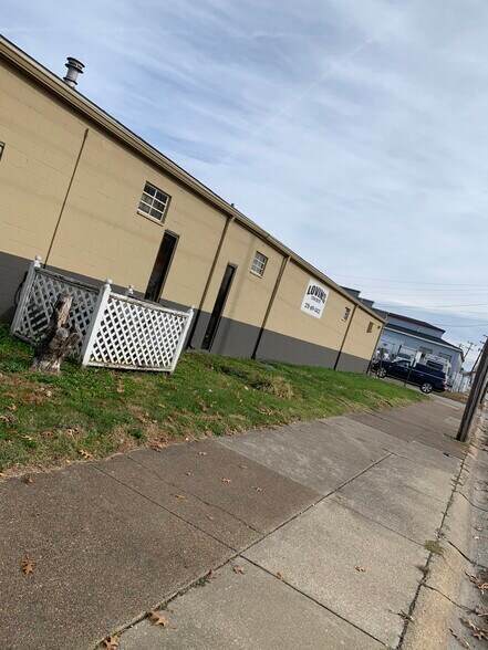 More Photos Of 1201 E 18th St, Owensboro Service For Lease