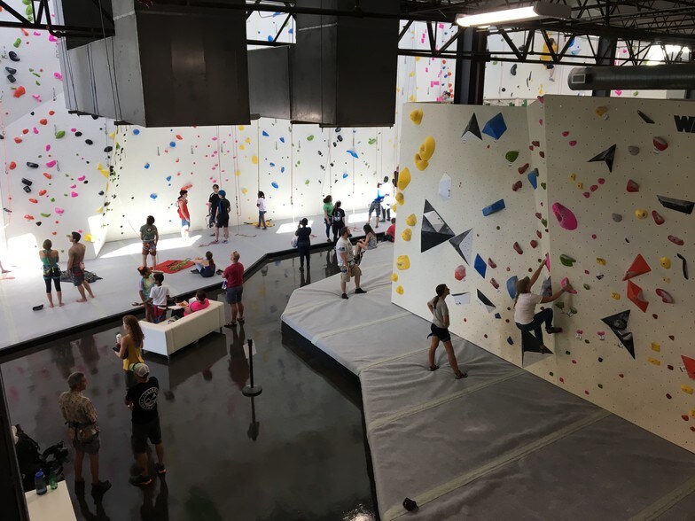 More Photos Of 1632-1680 Memorial Blvd, Murfreesboro Storefront For Lease