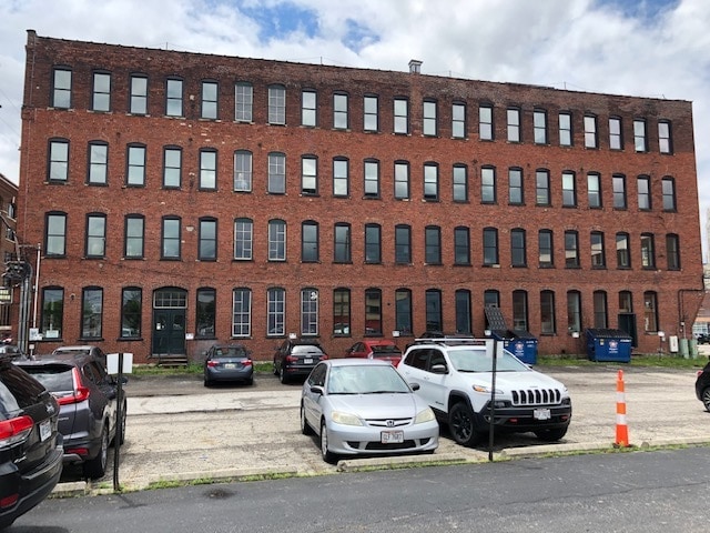 More Photos Of 243 N 5th St, Columbus Office For Lease