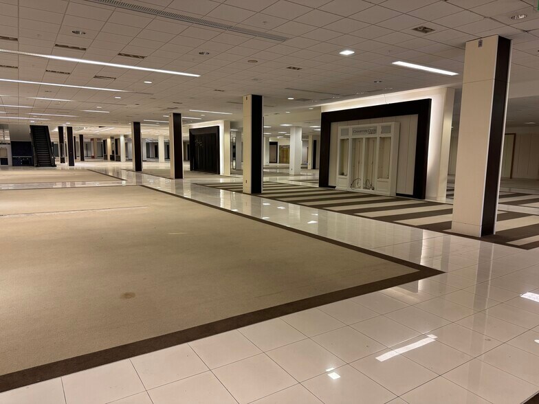 More Photos Of 1305-1401 W Esplanade Ave, Kenner Unknown For Lease