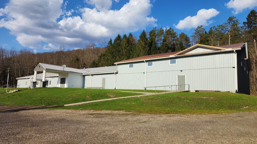 More Photos Of 4250 N State St, Salamanca Freestanding For Sale