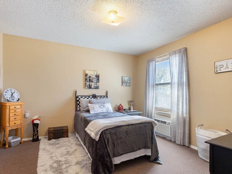 More Photos Of 100 Village Sq, Russellville Apartments For Sale