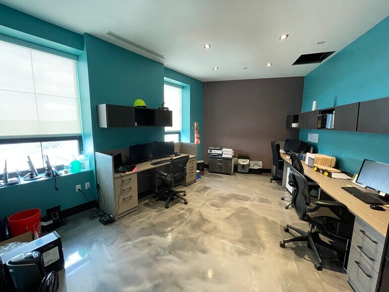 More Photos Of 251-73 Jericho Tpke, Bellerose Office For Sale