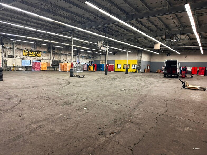 More Photos Of 6420 S Air Depot Blvd, Oklahoma City Manufacturing For Sale