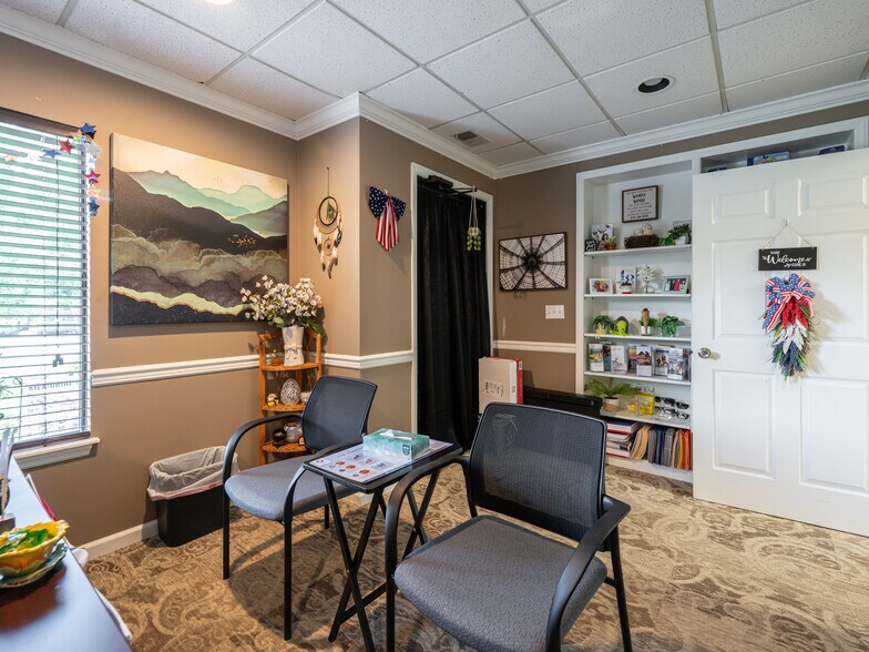 More Photos Of 1998 Hendersonville Rd, Asheville Medical For Sale