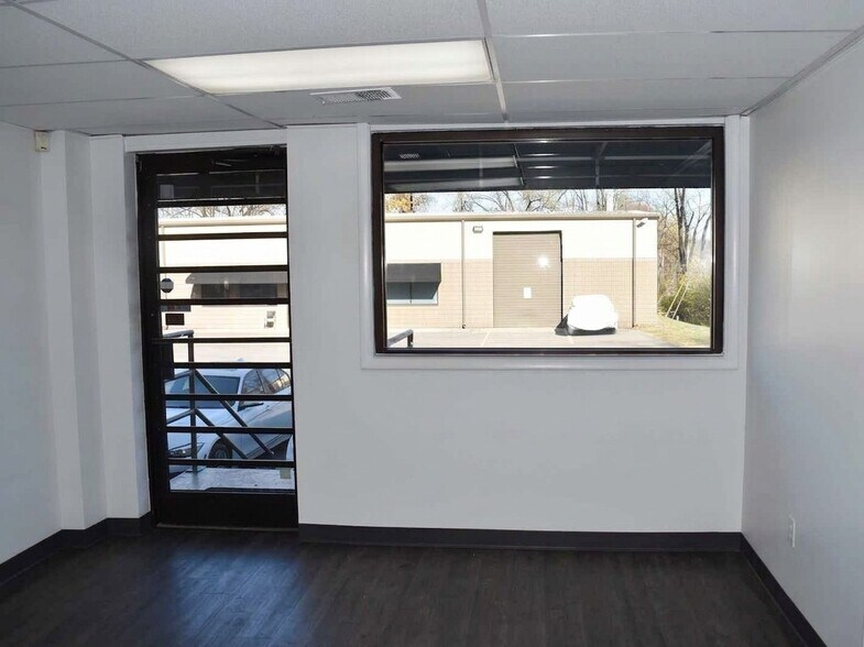 More Photos Of 2832 Logan St, Nashville Warehouse For Lease