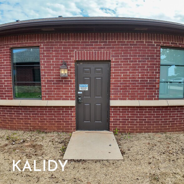 More Photos Of 2220 NW 164th St, Edmond Office For Sale