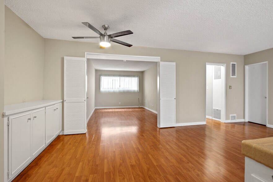 More Photos Of 3735 Mentone Ave, Los Angeles Apartments For Sale