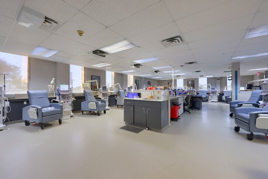 More Photos Of 625 Spring St, Wyomissing Office For Sale