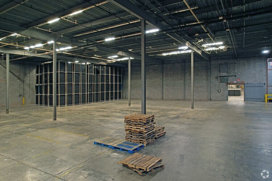 More Photos Of 572 S New St, Eden Distribution For Lease