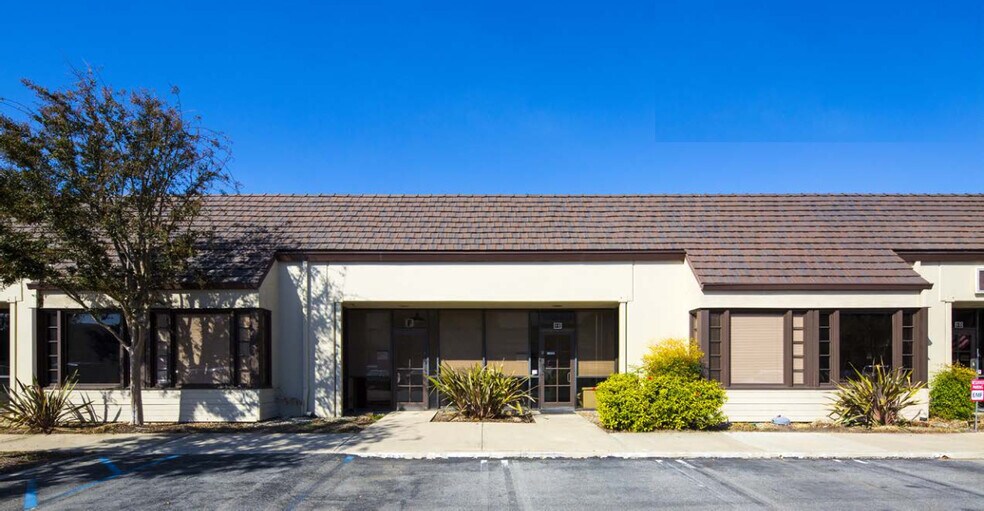 More Photos Of 1900 E Warner Ave, Santa Ana Light Manufacturing For Lease