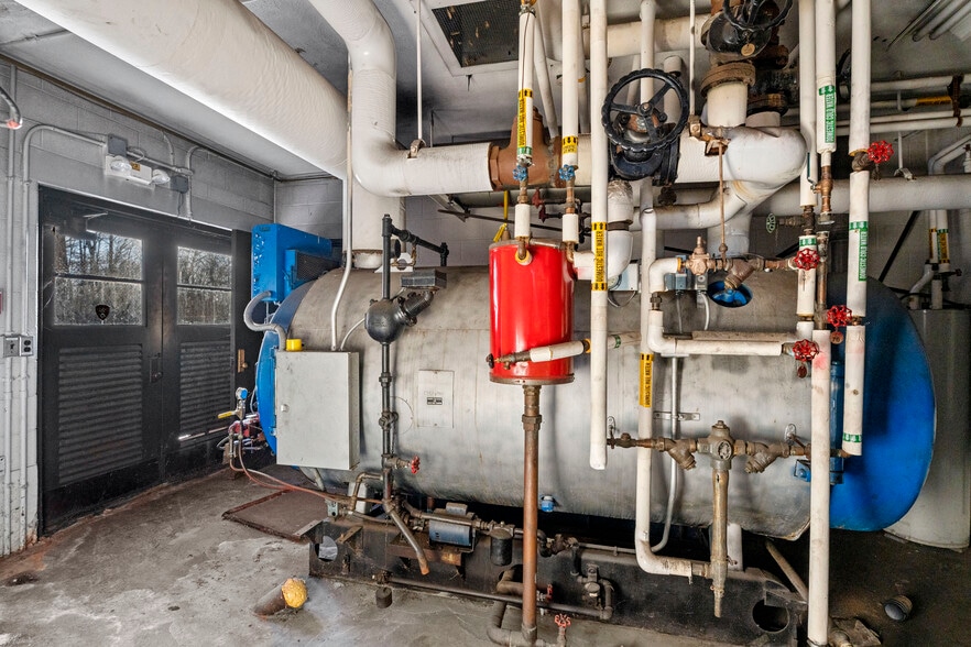 More Photos Of 251 Freestone Ave, Portland Manufacturing For Sale