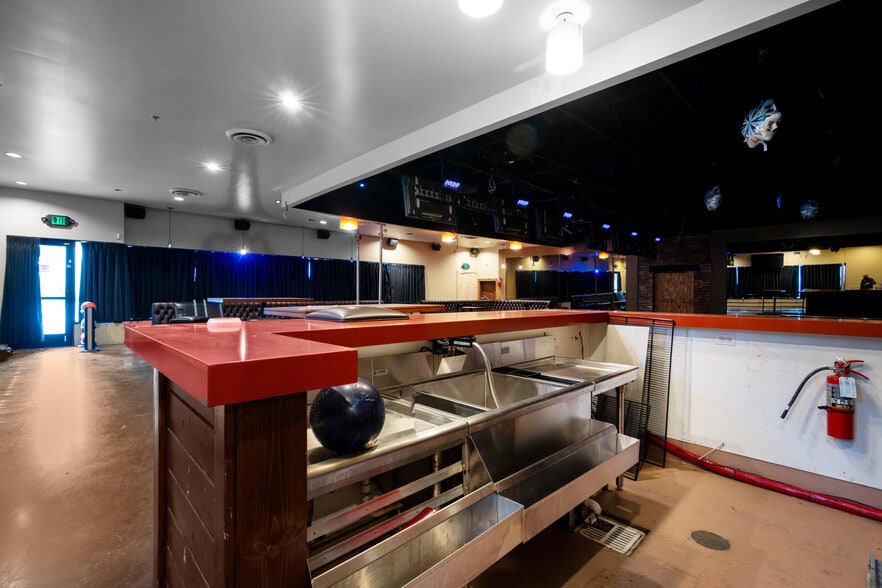 More Photos Of 930 Market St, San Diego Restaurant For Lease