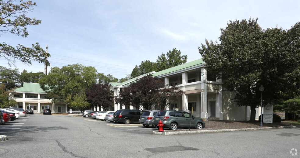 Primary Photo Of 17-36 Bridge St, Metuchen Office For Lease