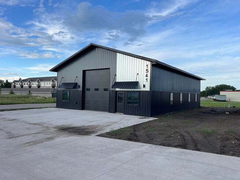 More Photos Of 1541 Hartford St, Hawley Office For Lease