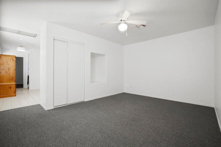More Photos Of 1633-1651 Boulder City Pky, Boulder City General Retail For Sale