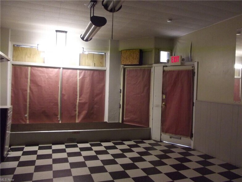 More Photos Of 17051 Libby Rd, Maple Heights Storefront Retail Residential For Lease