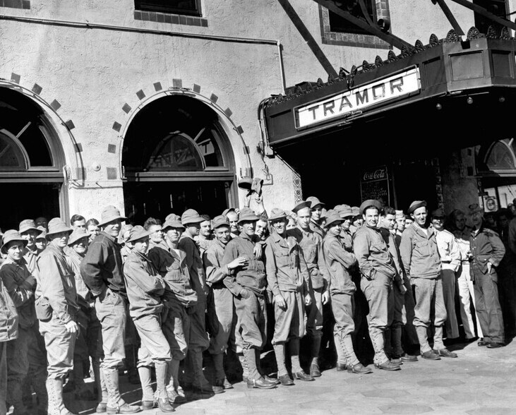 More Photos Of 123 4th St S, Saint Petersburg Freestanding For Lease