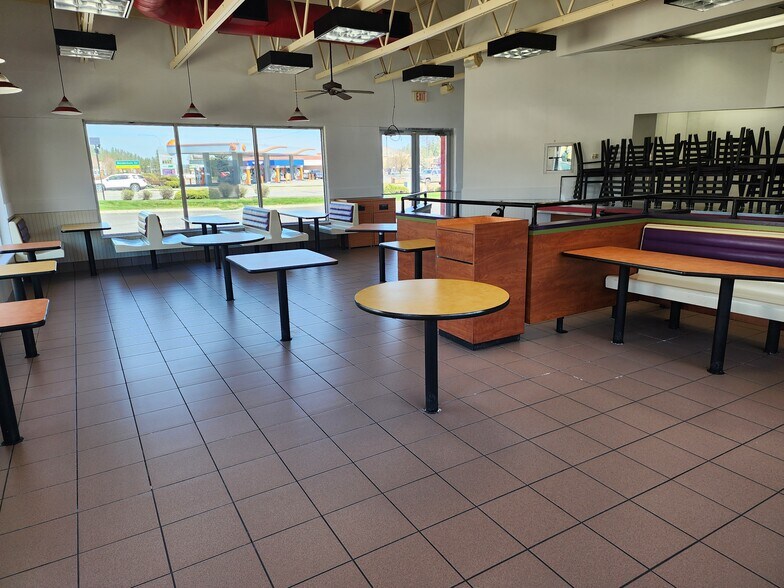 More Photos Of 12226 N Division St, Spokane Fast Food For Lease