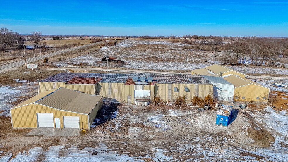 More Photos Of 1292 SW 125th Rd, Holden Light Manufacturing For Sale