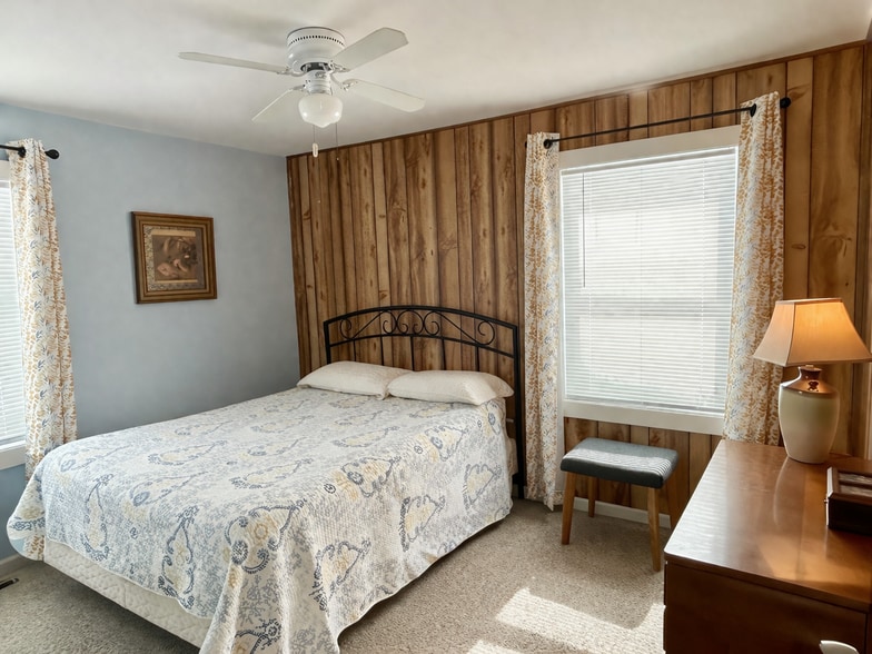 More Photos Of 11481 Main St, Honor Hotel For Sale