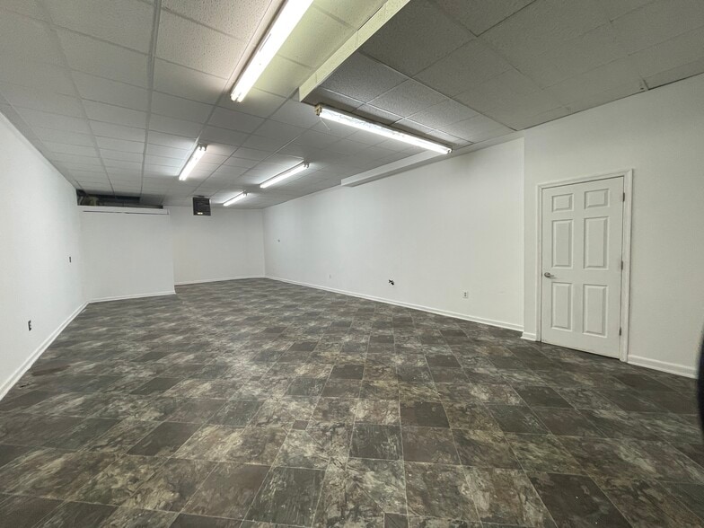 More Photos Of 4719-4731 Stamp Rd, Temple Hills Service For Sale