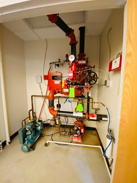 More Photos Of 1400 E Lincoln St, Gillette Warehouse For Lease