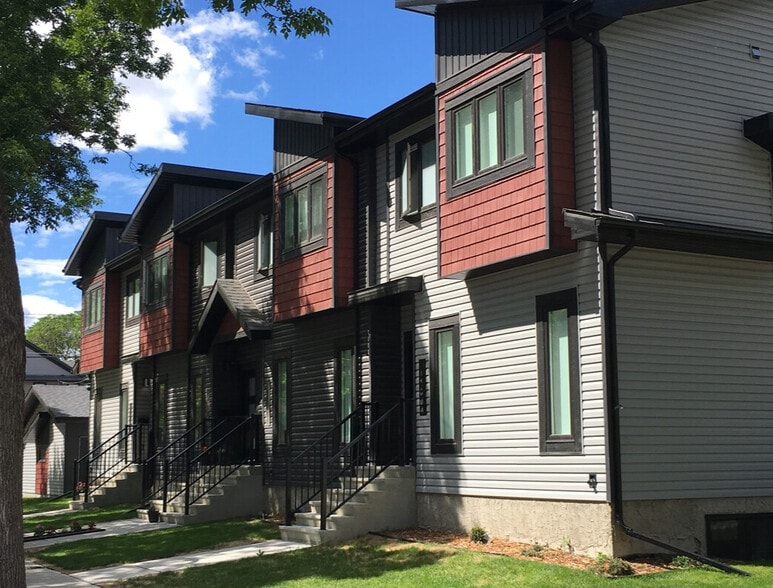 More Photos Of 11006 108 Ave NW, Edmonton Apartments For Sale