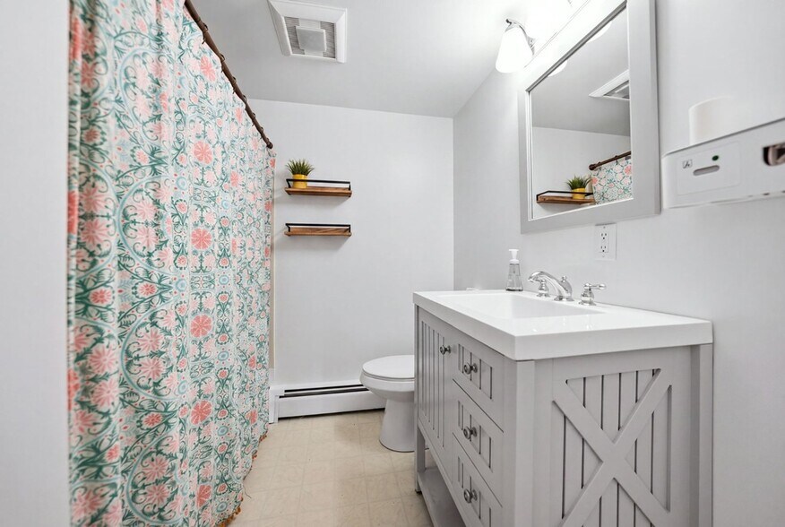 More Photos Of 148 Katama Rd, Edgartown Flex For Sale