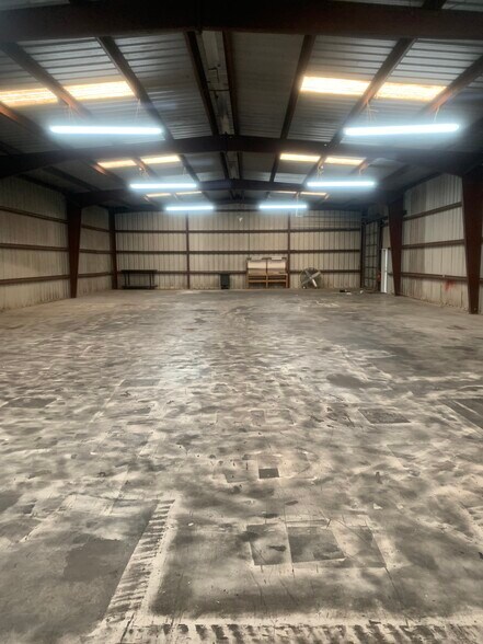 More Photos Of 327 Old Ice House Rd, Lake Wales Warehouse For Lease