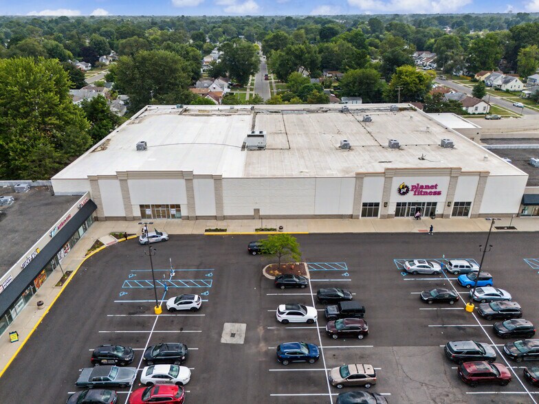 More Photos Of 5866-5870 Middlebelt Rd, Garden City Freestanding For Lease