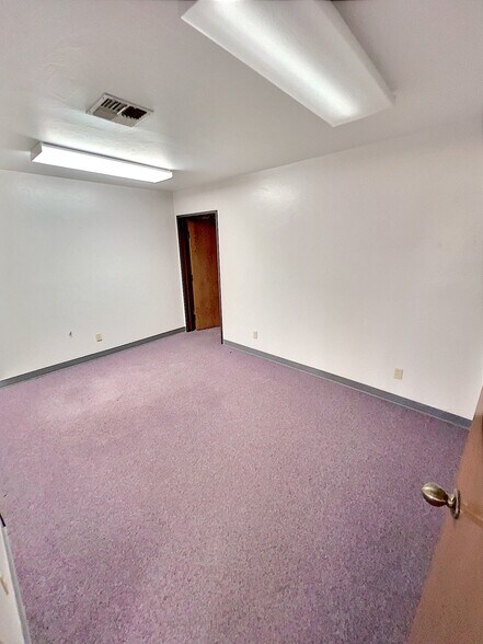 More Photos Of 1400 Lera, Weatherford Medical For Sale