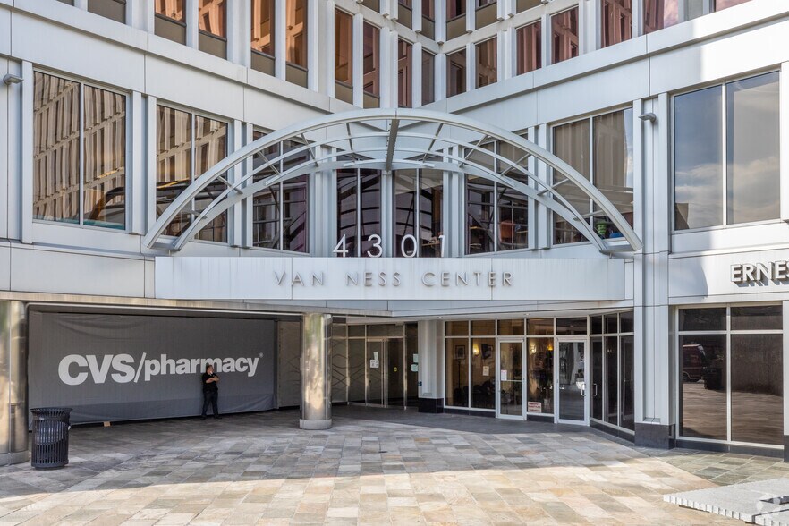 More Photos Of 4301 Connecticut Ave NW, Washington Office For Lease