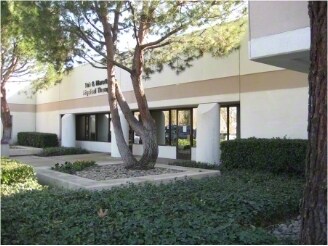 Primary Photo Of 5385-5397 Truxtun Ave, Bakersfield Loft Creative Space For Lease